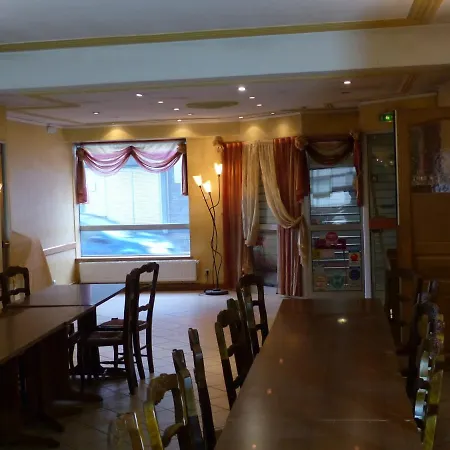 فيلة Ancien Bar Restaurant Entre Nous *